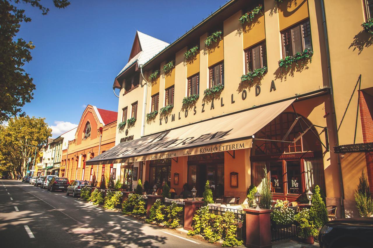 Komlo Hotel Gyula Exterior foto